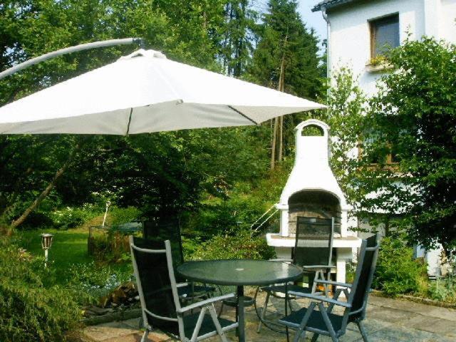 Waldpension Zum Felsenkeller Lichtenfels-Sachsenberg Exteriör bild