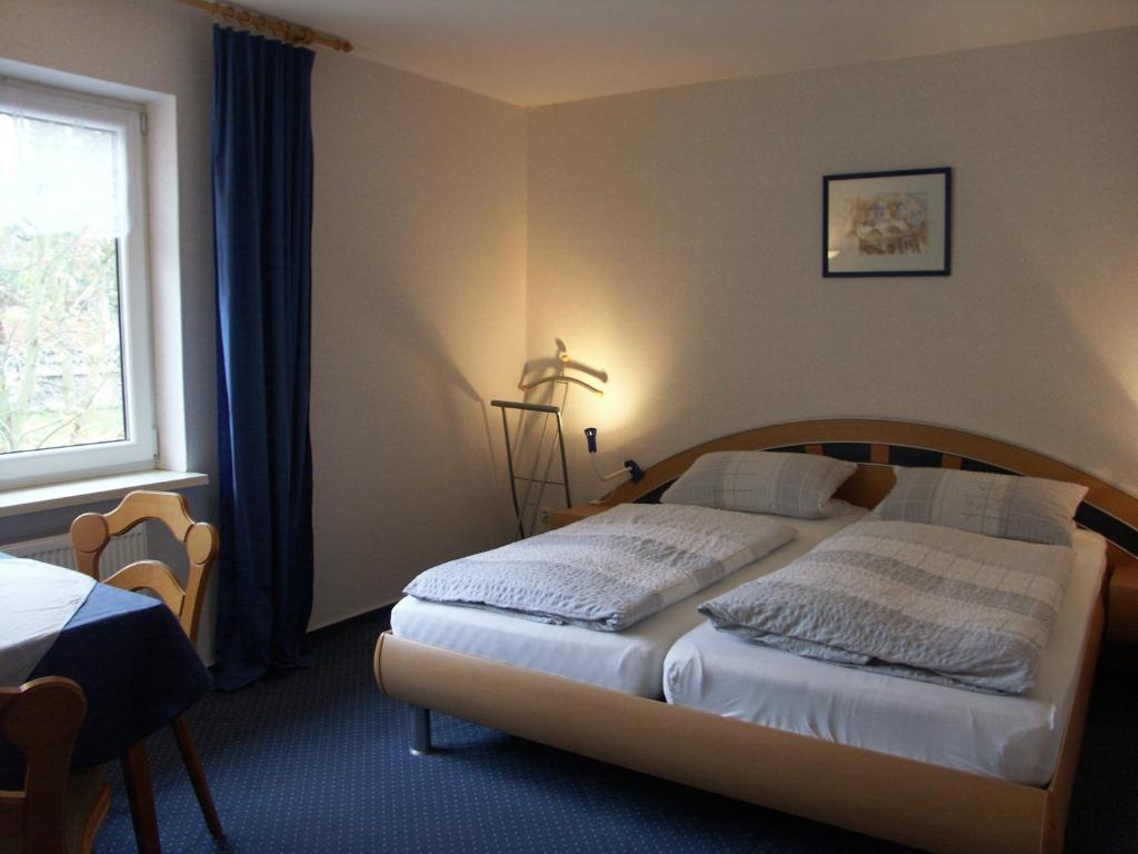 Waldpension Zum Felsenkeller Lichtenfels-Sachsenberg Rum bild